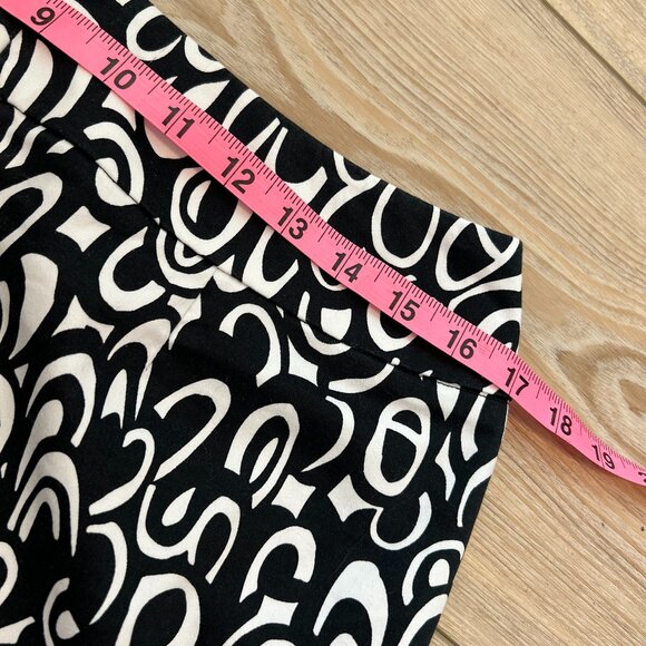 Cleo Petite Black & White Print Pencil Skirt 10P Flattering Chic Office Style - Picture 5 of 6